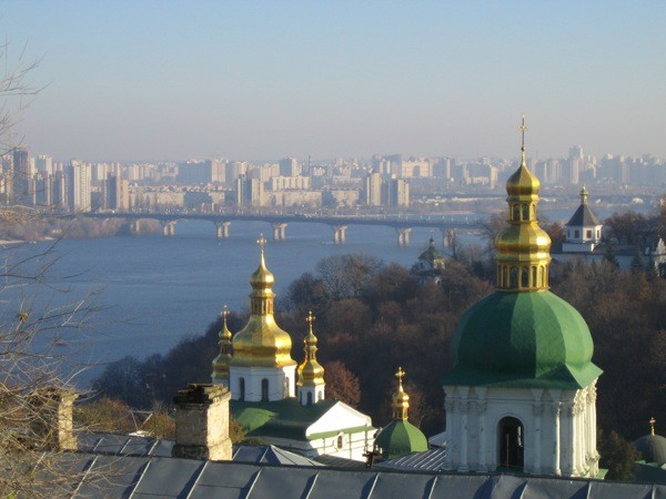 IGKU Sicht auf den Dnjepr und Kiew